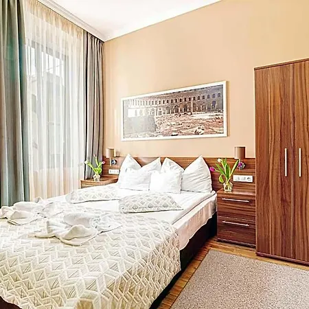 Ξενοδοχείο Forum 3*